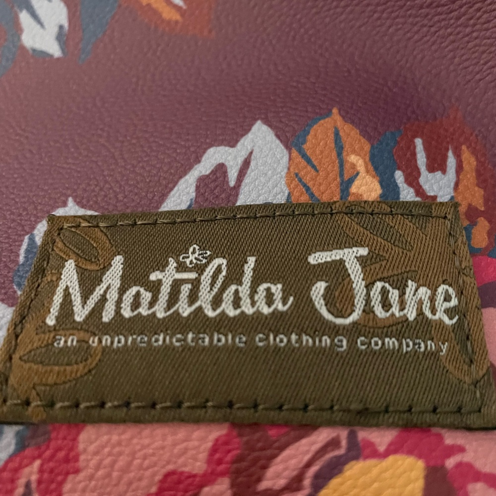 Matching Purse and Wallet. Selling together.